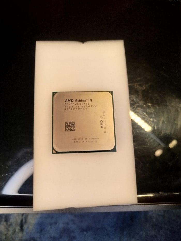 AMD Athlon II X2 240 2.8GHz (AM3) - Image 1